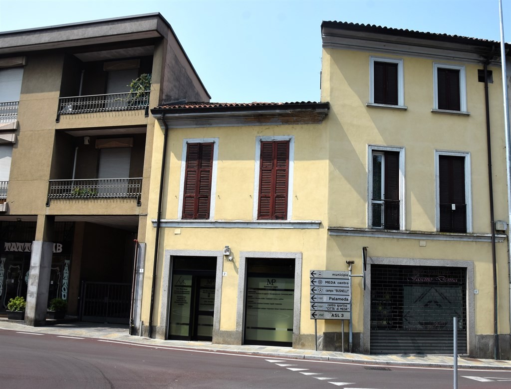 Bilocale con terrazzino in vendita a Meda (MB)